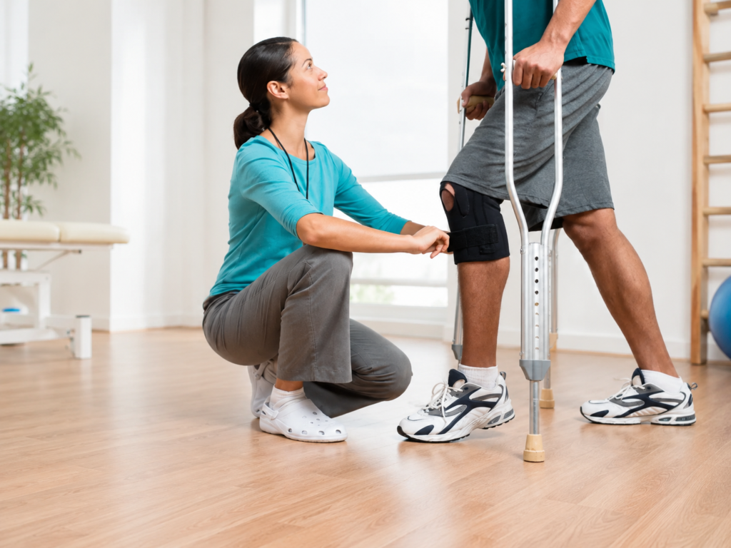 Fisioterapia en Jesús María para rehabilitación de lesiones en FisioFix